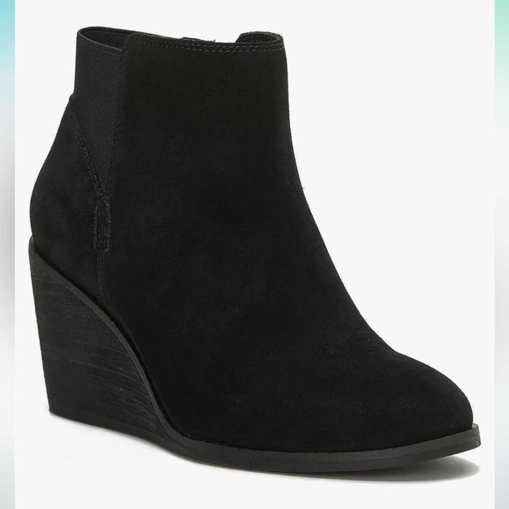 Lucky Brand Zorlina‎ black suede booties NEW 9